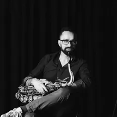 Dengarkan César Cardoso, tonton video musik, baca bio, lihat tanggal tur & lainnya!