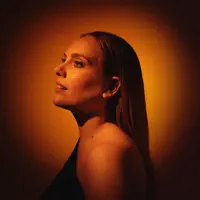 Ouve undefined, vê vídeos de música, lê a biografia, vê as datas da digressão e muito mais!