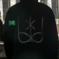 Escucha a undefined, mira videos musicales, lee su biografía, consulta las fechas de las gira y más.