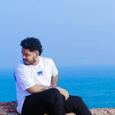 Posłuchaj wykonawcy Tom Parker, obejrzyj teledyski, przeczytaj biografię, zobacz daty tras koncertowych i nie tylko!