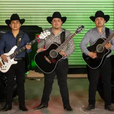 Los Plebes De Californiaを聴いたり、ミュージックビデオを鑑賞したり、経歴やツアー日程などを確認したりしましょう！