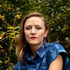 Ellen Reidを聴いたり、ミュージックビデオを鑑賞したり、経歴やツアー日程などを確認したりしましょう！