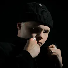 Alivion सुनें, म्यूज़िक वीडियो देखें, बायो पढ़ें, दौरे की तारीखें और बहुत कुछ देखें!