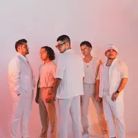 收听 undefined、观看音乐视频、阅读小传、查看巡演日期等 ！