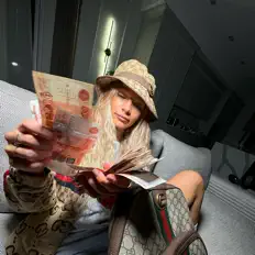Poslechněte si interpreta BAPEZAYKA, sledujte hudební videa, přečtěte si životopis, podívejte se na data turné a další informace.