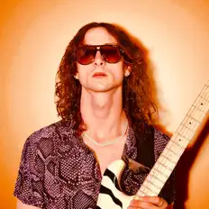 聆聽 Gideon Roberts、觀看音樂影片、閱讀小傳、查看巡演日期等！