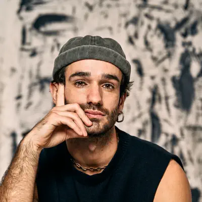 Listen to LUASÓ, watch music videos, read bio, see tour dates & more!