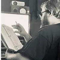 Escucha a undefined, mira vídeos musicales, lee la biografía, consulta fechas de giras y mucho más.