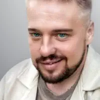 undefined dinle, müzik videolarını izle, biyografisini oku, tur tarihlerini ve daha fazlasını gör!