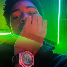 Poslechněte si interpreta loafboymego, sledujte hudební videa, přečtěte si životopis, podívejte se na data turné a další informace.