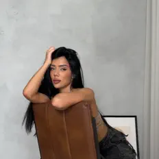 Poslechněte si interpreta Mira Bardo, sledujte hudební videa, přečtěte si životopis, podívejte se na data turné a další informace.