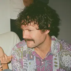 Ascolta Burke Johnson, guarda video musicali, leggi la biografia, vedi le date del tour & altro!