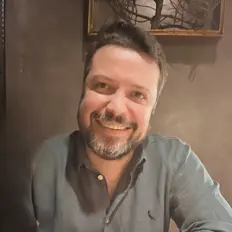 Hör dir Fabio F. Figueira an, schau dir Musikvideos an, lies die Biografie, finde Tourdaten und mehr!