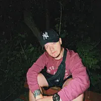 Poslechněte si interpreta undefined, sledujte hudební videa, přečtěte si životopis, podívejte se na data turné a další informace.