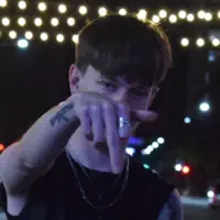 Ascolta undefined, guarda video musicali, leggi la biografia, vedi le date del tour & altro!