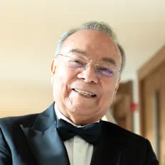 Escucha a Rafael Basurto, mira vídeos musicales, lee la biografía, consulta fechas de giras y mucho más.