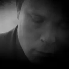 聆聽 特茲維 · 埃雷茲、觀看音樂影片、閱讀小傳、查看巡演日期等！