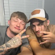 Luister naar FlippinSkater, bekijk muziekvideo's, lees de bio, bekijk de tourdata, en meer!