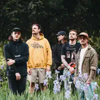 Hör dir undefined an, schau dir Musikvideos an, lies die Biografie, finde Tourdaten und mehr!