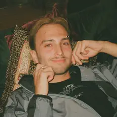 收听 Budu3e、观看音乐视频、阅读小传、查看巡演日期等 ！