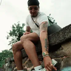 Ascolta Frenchie Kash, guarda video musicali, leggi la biografia, vedi le date del tour & altro!