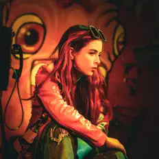 Ouça Piper Connolly, assista a videoclipes, leia a biografia, veja as datas das turnês e mais!