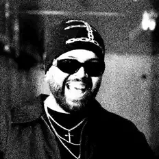 Sick Stopを聴いたり、ミュージックビデオを鑑賞したり、経歴やツアー日程などを確認したりしましょう！