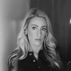 Escucha a Vanessa Lee, mira videos musicales, lee su biografía, consulta las fechas de las gira y más.