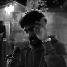 Hör dir Anish an, schau dir Musikvideos an, lies die Biografie, finde Tourdaten und mehr!