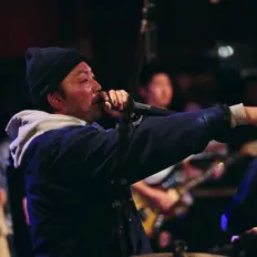 聆聽 SHIN-SUI、觀看音樂影片、閱讀小傳、查看巡演日期等！