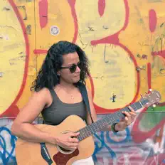 Ouça LaFolie Austral, assista a videoclipes, leia a biografia, veja as datas das turnês e mais!