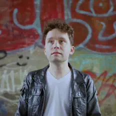 Posłuchaj wykonawcy Drew Mazur, obejrzyj teledyski, przeczytaj biografię, zobacz daty tras koncertowych i nie tylko!