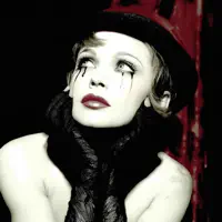 收听 undefined、观看音乐视频、阅读小传、查看巡演日期等 ！