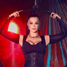 Nezを聴いたり、ミュージックビデオを鑑賞したり、経歴やツアー日程などを確認したりしましょう！