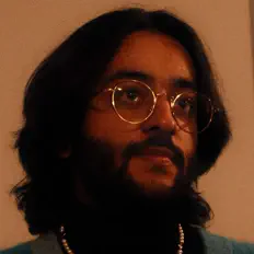 聆聽 Aweigh、觀看音樂影片、閱讀小傳、查看巡演日期等！