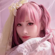 收听 Bonjour Suzuki、观看音乐视频、阅读小传、查看巡演日期等 ！