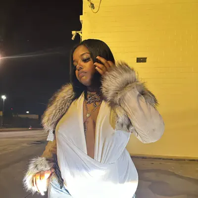 Listen to Princesa 28, watch music videos, read bio, see tour dates & more!