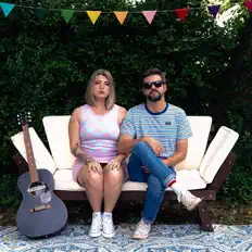 Ακούστε περιεχόμενο από Roxie & The Moon King, παρακολουθήστε μουσικά βίντεο, διαβάστε το βιογραφικό, δείτε ημερομηνίες περιοδείας, και πολλά ακόμη!