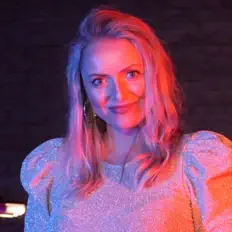Listen to Nadine Mertens, watch music videos, read bio, see tour dates & more!