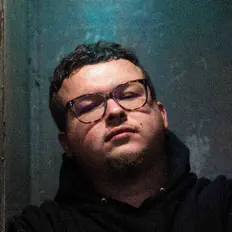 St. Elmo dinle, müzik videolarını izle, biyografisini oku, tur tarihlerini ve daha fazlasını gör!