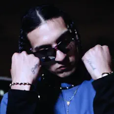 Escucha a BKAVELEE, mira videos musicales, lee su biografía, consulta las fechas de las gira y más.