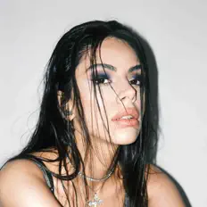 聆聽 Nazli Mcfian、觀看音樂影片、閱讀小傳、查看巡演日期等！