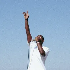 Luister naar Larrio, bekijk muziekvideo's, lees de bio, bekijk de tourdata, en meer!