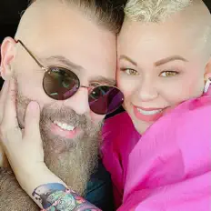 Luis Y Seliaを聴いたり、ミュージックビデオを鑑賞したり、経歴やツアー日程などを確認したりしましょう！