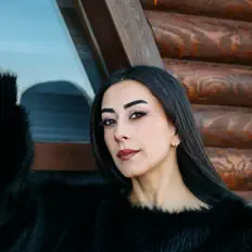 聆聽 Simge ŞAHİN、觀看音樂影片、閱讀小傳、查看巡演日期等！