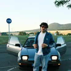 收听 DOÓR、观看音乐视频、阅读小传、查看巡演日期等 ！