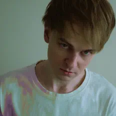 Ακούστε περιεχόμενο από Revsun, παρακολουθήστε μουσικά βίντεο, διαβάστε το βιογραφικό, δείτε ημερομηνίες περιοδείας, και πολλά ακόμη!