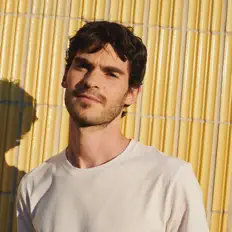 Hör dir E-Talking an, schau dir Musikvideos an, lies die Biografie, finde Tourdaten und mehr!