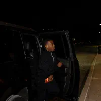 聆聽 undefined、觀看音樂影片、閱讀小傳、查看巡演日期等！