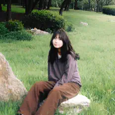 Écoutez YOONJI, regardez des vidéoclips, lisez la biographie, consultez les dates de tournée et plus encore !